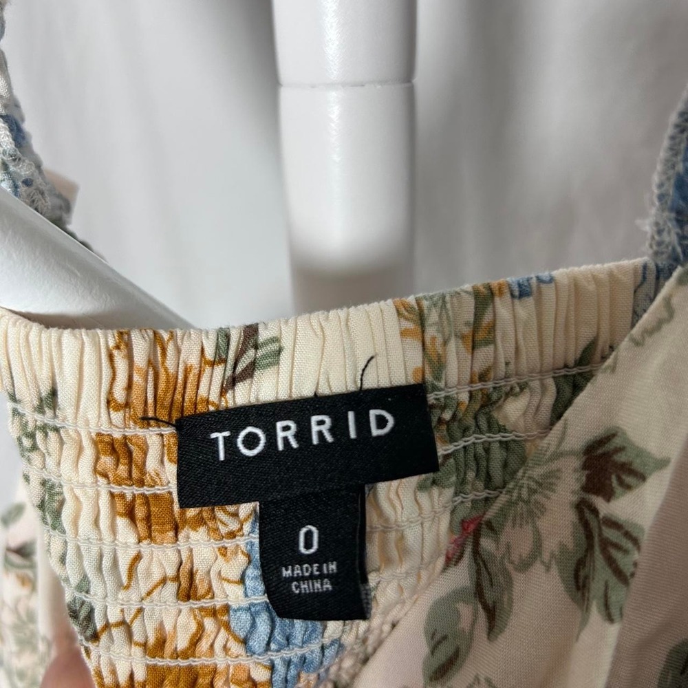 Torrid floral maxi dress with adjustable straps and pockets. Size: 0 #floral - Picture 4 of 4